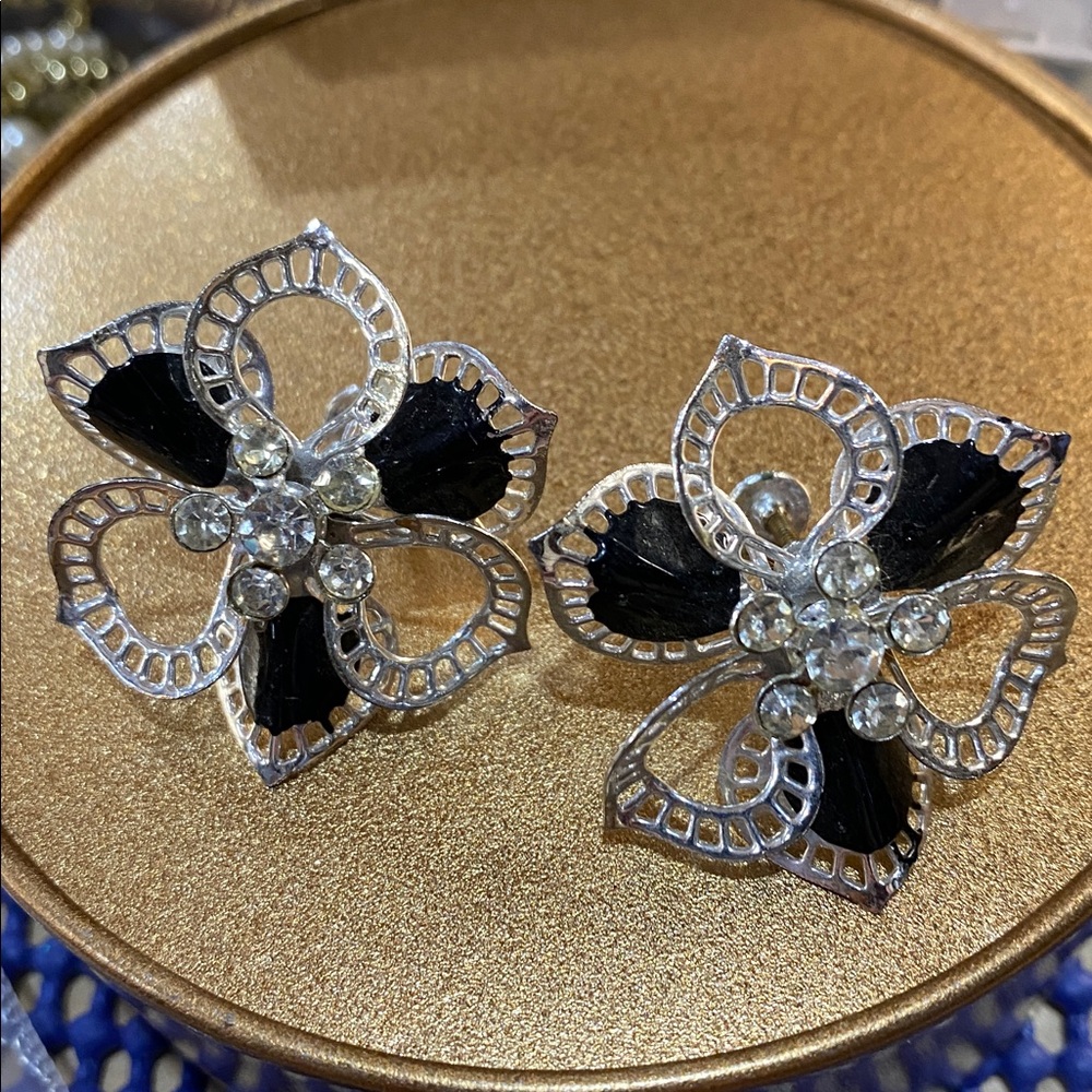 Vintage Screw Back Earrings 1-1/2 inch Diameter - Picture 4 of 4